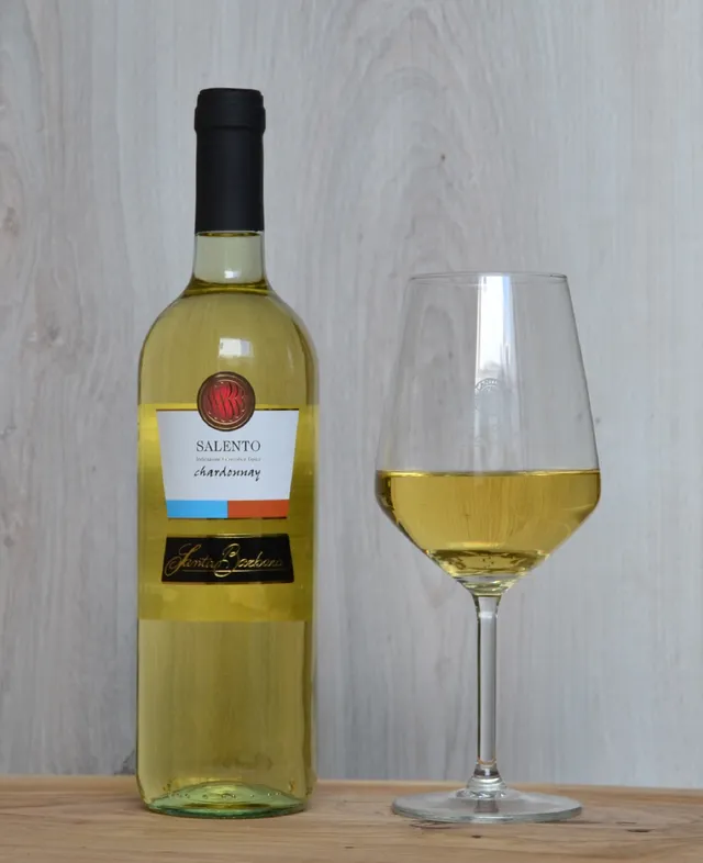 Cantine Santa Barbara Salento Chardonnay vino bianco fruttato